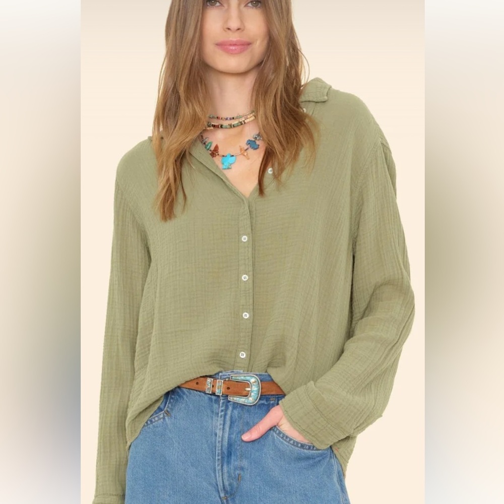 Xirena Women's Green Button-Up Top
